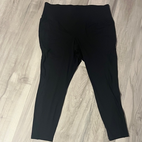 Livi Active Classic Black Leggings - Picture 1 of 7